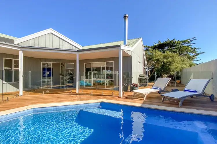 24 Hilltop Avenue, Blairgowrie VIC 3942