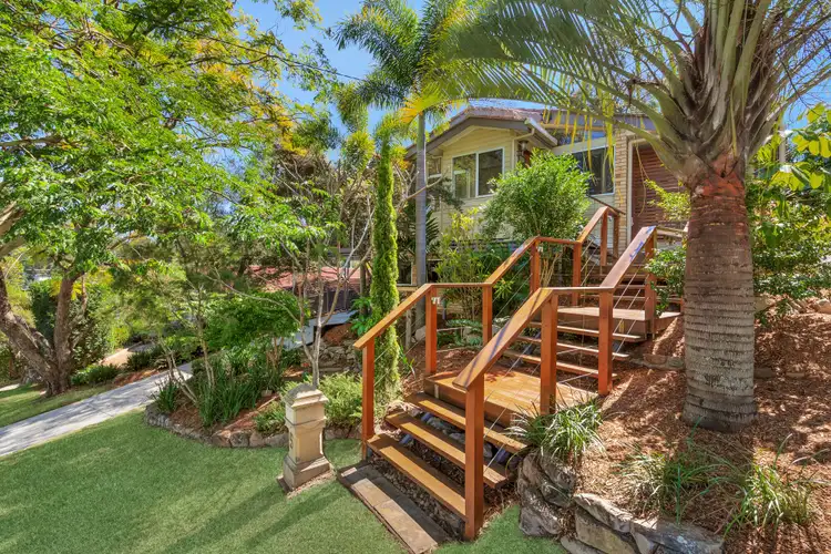 5 Merrilyn Street, Chapel Hill QLD 4069