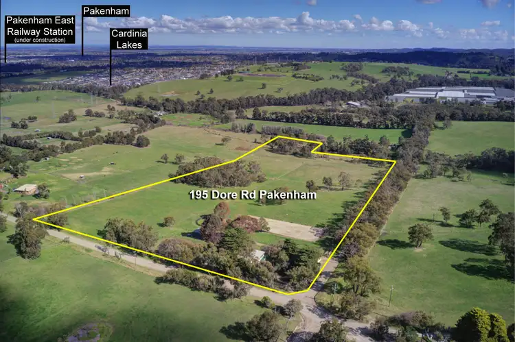 195 Dore Road, Pakenham VIC 3810