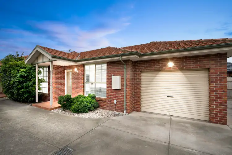2/24 Millers Road, Brooklyn VIC 3012