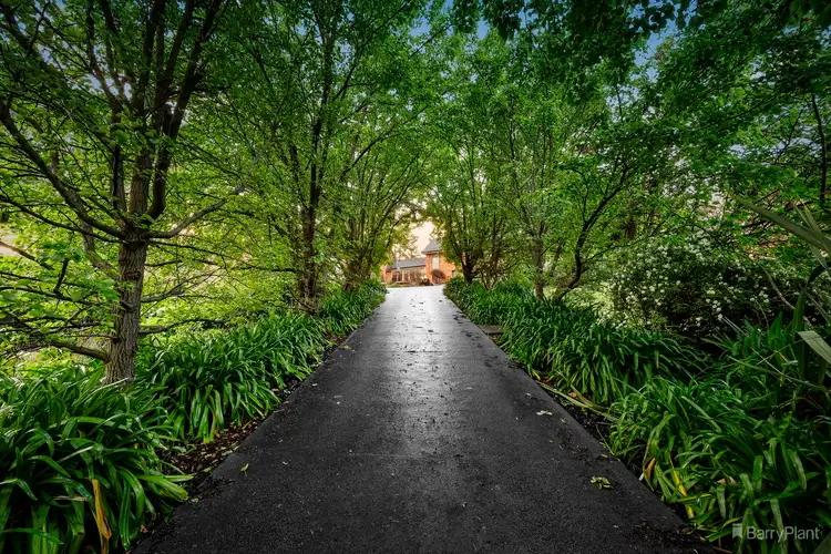Third view of Homely house listing, 8 Mahoneys Court, Warrandyte VIC 3113