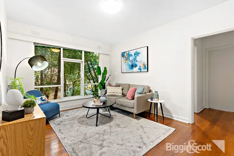 18/10 Acland Street, St Kilda VIC 3182