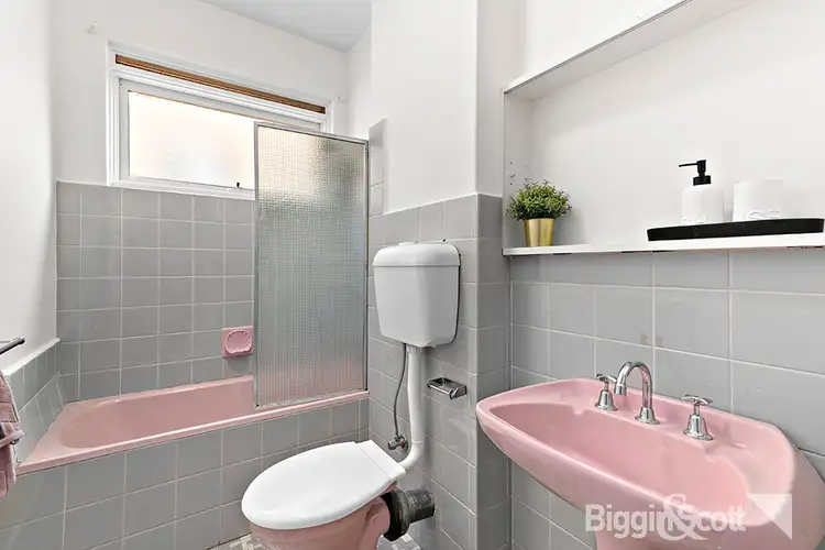 Fifth view of Homely apartment listing, 18/10 Acland Street, St Kilda VIC 3182