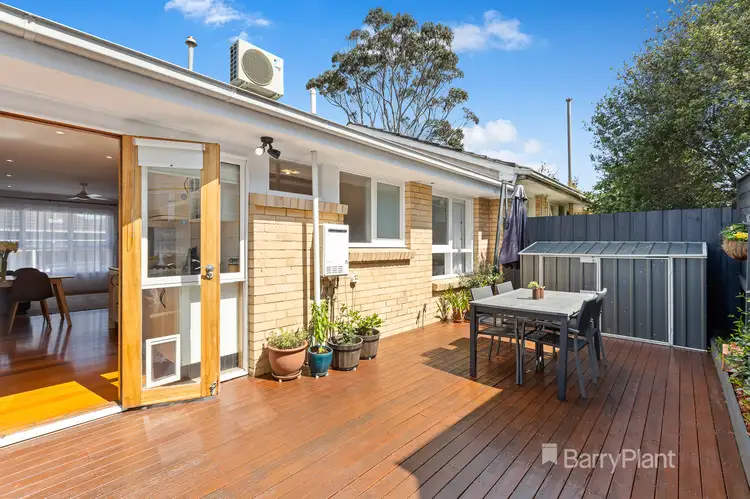2/11 Mac Crescent, Parkdale VIC 3195