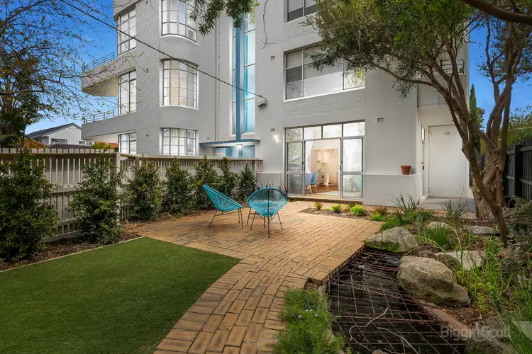 2/34 Docker Street, Elwood VIC 3184