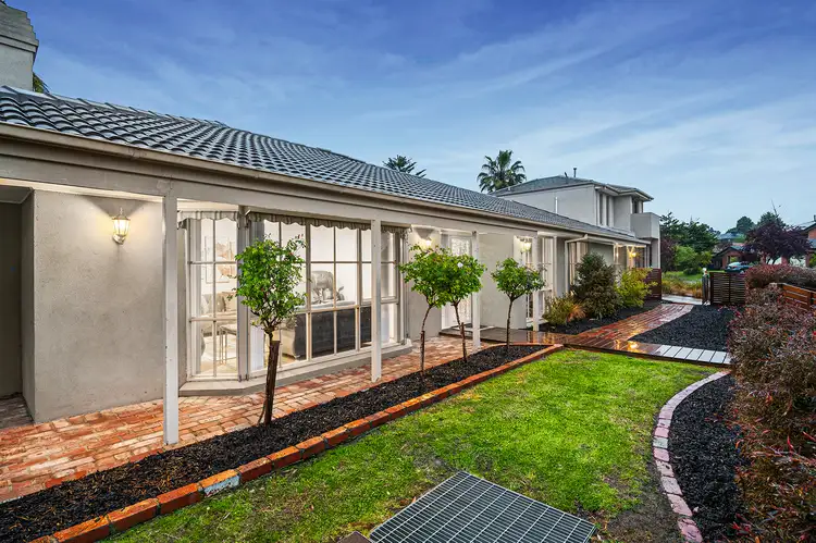 31 Bridgewater Way, Rowville VIC 3178