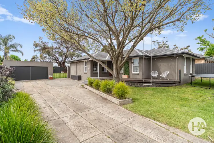 19 Pembroke Drive, Somerville VIC 3912