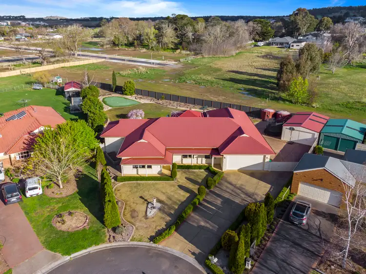 6 Lauren Court, Gisborne VIC 3437