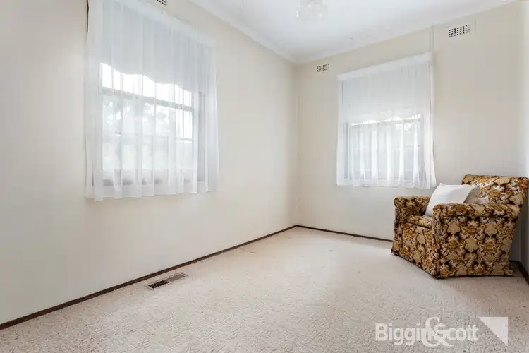 Fifth view of Homely house listing, 4 Tarakan Avenue, Ashburton VIC 3147