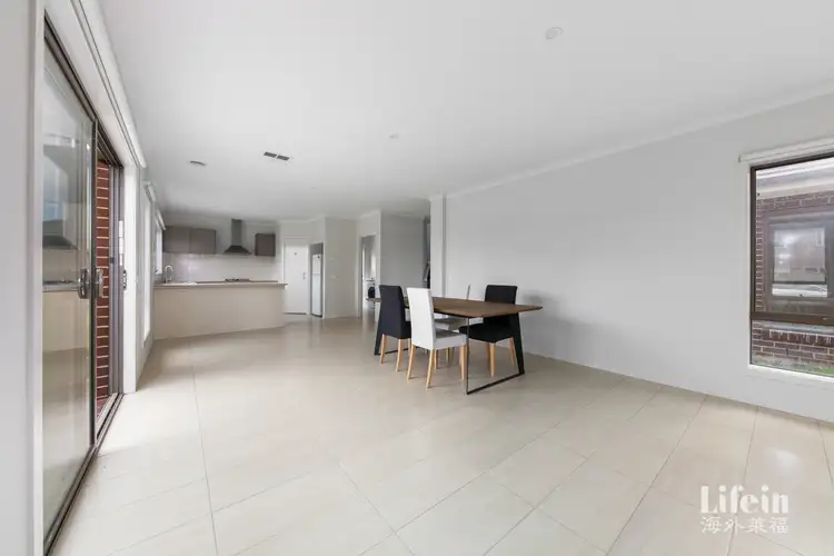 Sixth view of Homely house listing, 8 Pleasant Way, Keysborough VIC 3173