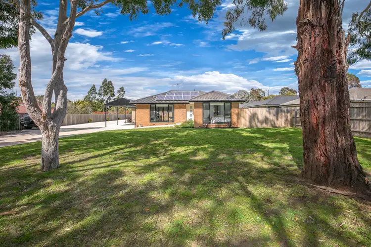 1/17 Regan Drive, Romsey VIC 3434