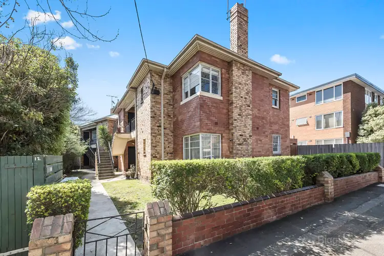 2/12 Charlotte Place, St Kilda VIC 3182