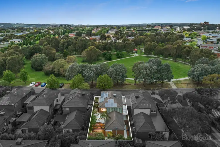 Second view of Homely house listing, 2 Cresta Court, Berwick VIC 3806