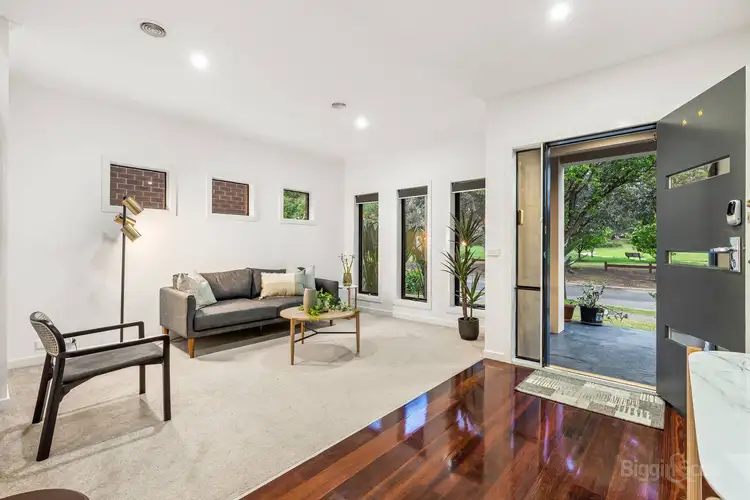 Fifth view of Homely house listing, 2 Cresta Court, Berwick VIC 3806