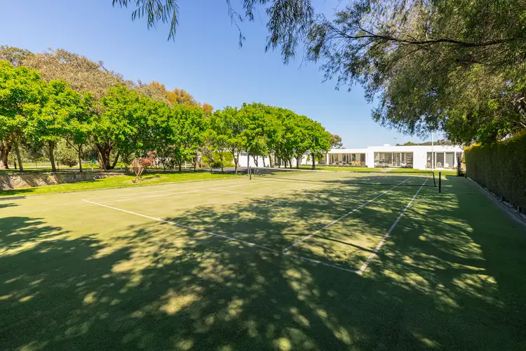 9 Wimbledon Court, Portsea VIC 3944