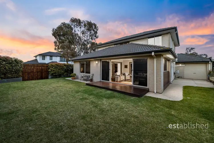 12 Williams Bay Walk, Sanctuary Lakes VIC 3030