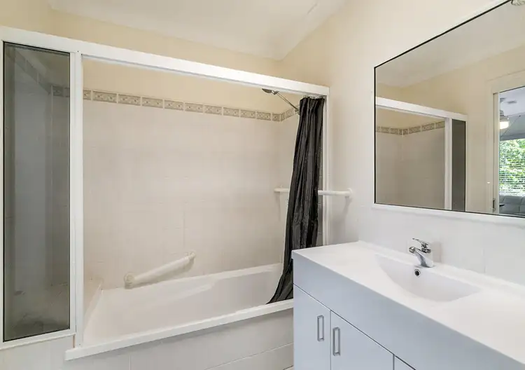 Fifth view of Homely unit listing, 2/6 Golden Crest Place, Bellbowrie QLD 4070