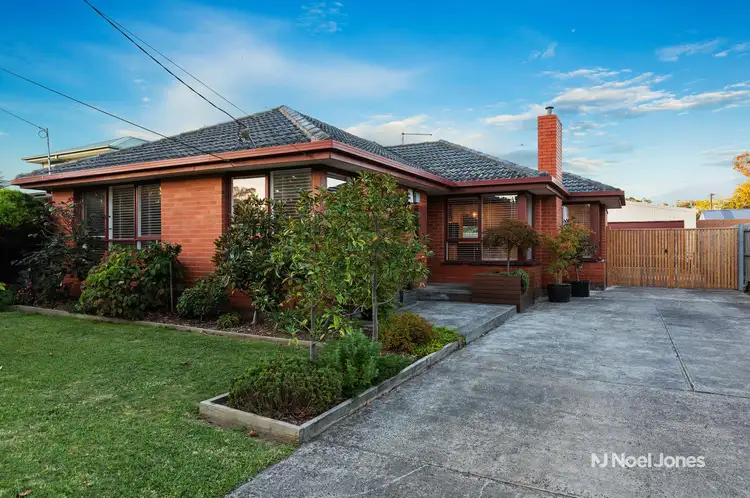 33 St Clair Road, Wantirna South VIC 3152
