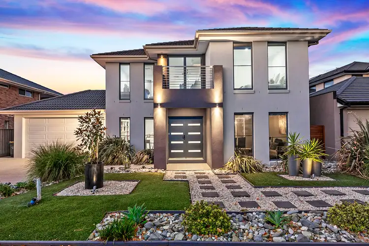 28 Vaucluse Boulevard, Sanctuary Lakes VIC 3030