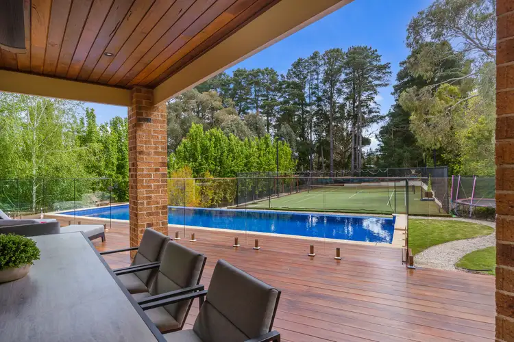 8 Dalton Street, Gisborne VIC 3437