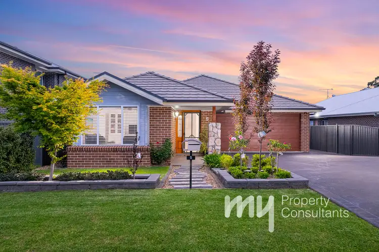 5 Frank Brooking Close, Camden South NSW 2570