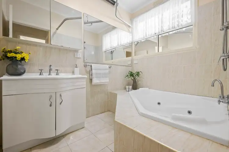 Fifth view of Homely house listing, 3 Kerry Close, Doncaster East VIC 3109