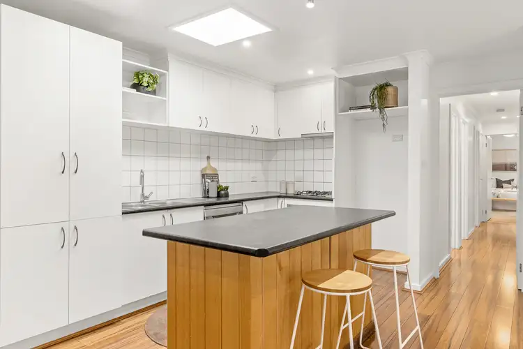 Third view of Homely house listing, 2/5 Karrin Court, Ashwood VIC 3147