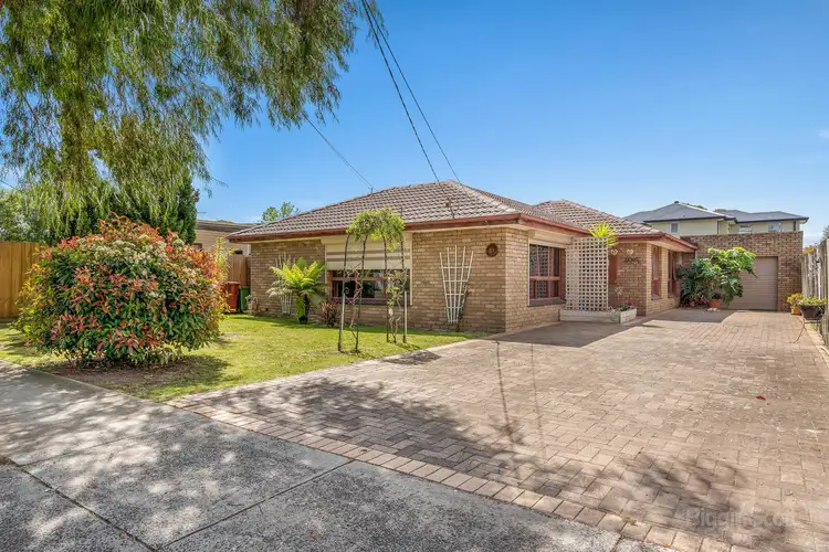 21 Campbell Parade, Cranbourne VIC 3977