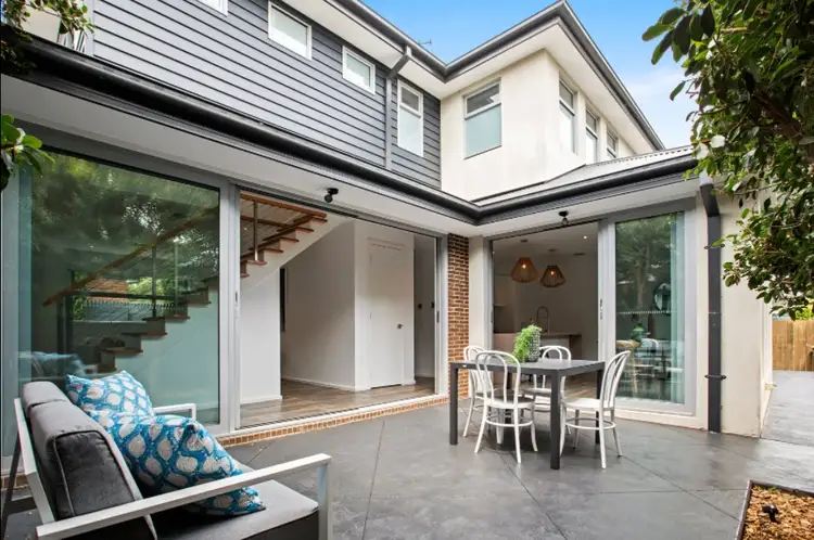 2/11 Alma Road, Parkdale VIC 3195