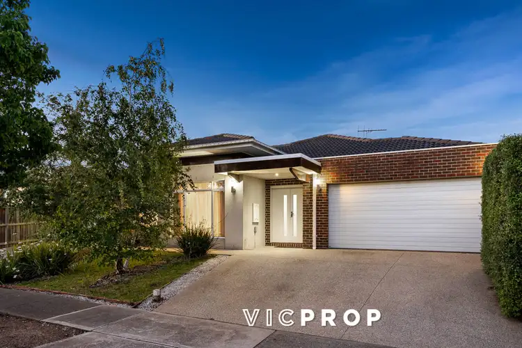 2 Iris Place, Point Cook VIC 3030