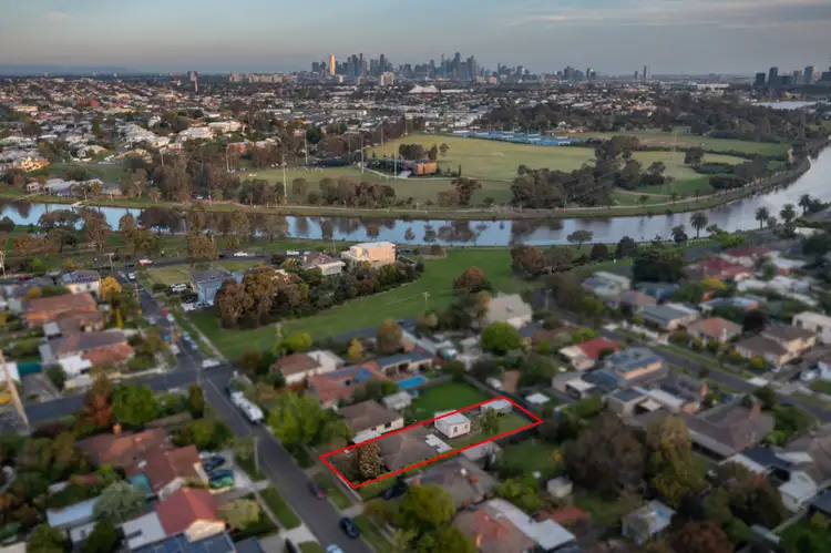 15 Oakland Street, Maribyrnong VIC 3032