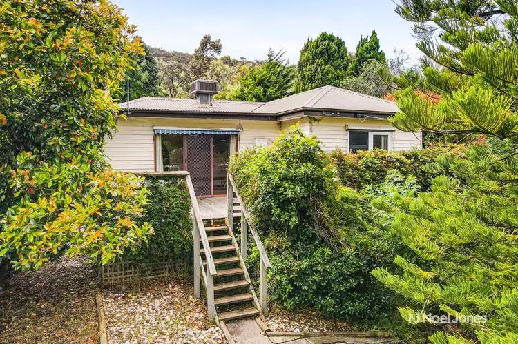 21 Barton Avenue, Ferntree Gully VIC 3156