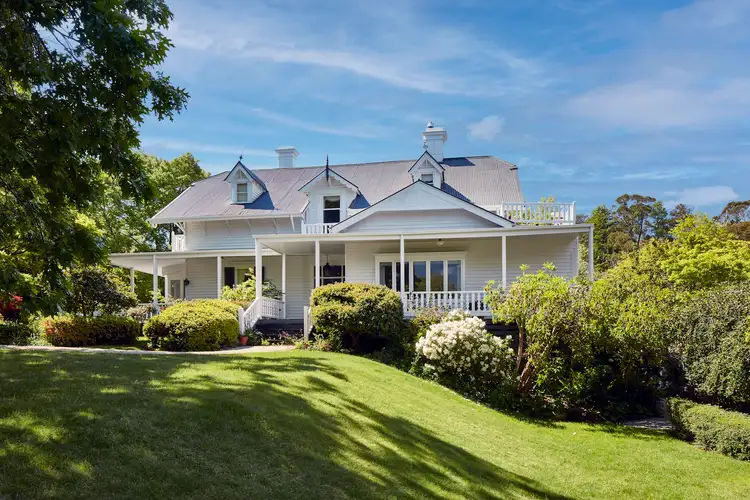 "Timsbury' (cira 1875)/710 Mount Macedon Road, Mount Macedon VIC 3441