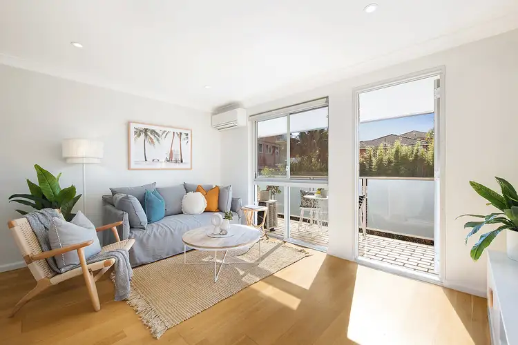 9/11 Soldiers Avenue, Freshwater NSW 2096