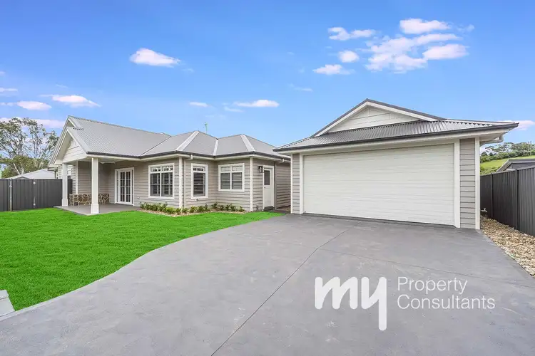 15 Coach Crescent, Currans Hill NSW 2567