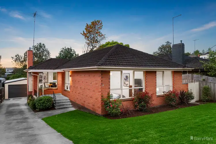 23 Lincoln Drive, Bulleen VIC 3105