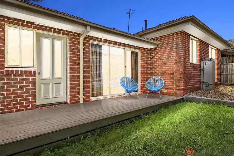 Main view of Homely unit listing, 2/21 Chalcot Drive, Endeavour Hills VIC 3802