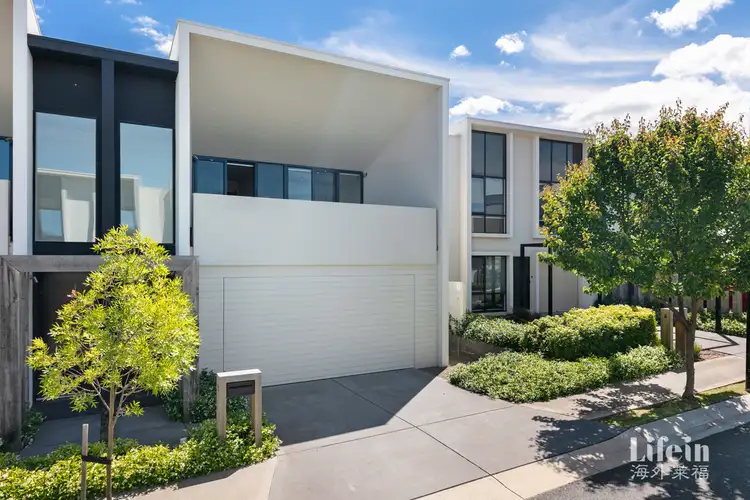 10 Belsay Chase, Chirnside Park VIC 3116