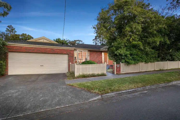 11 Simla Street, Mitcham VIC 3132