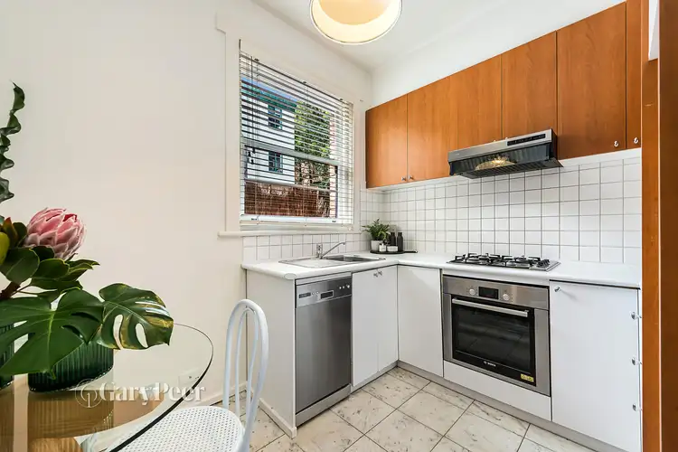 Fourth view of Homely apartment listing, 2/2 Ravens Grove, St Kilda East VIC 3183