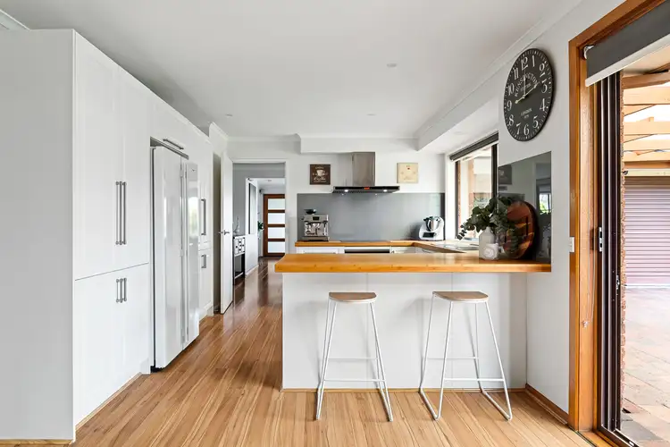 Second view of Homely house listing, 2 Raewyn Court, Langwarrin VIC 3910