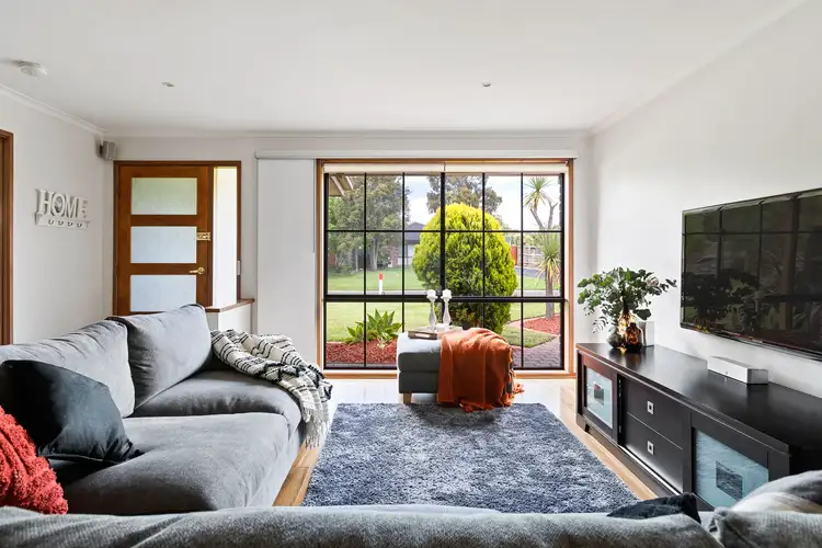 Third view of Homely house listing, 2 Raewyn Court, Langwarrin VIC 3910