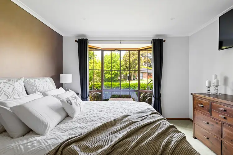Fifth view of Homely house listing, 2 Raewyn Court, Langwarrin VIC 3910