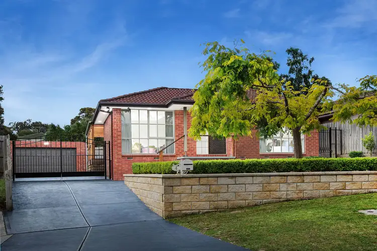 4 Dealbata Place, Croydon Hills VIC 3136