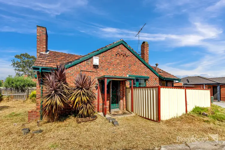 13 Dobson Crescent, Braybrook VIC 3019