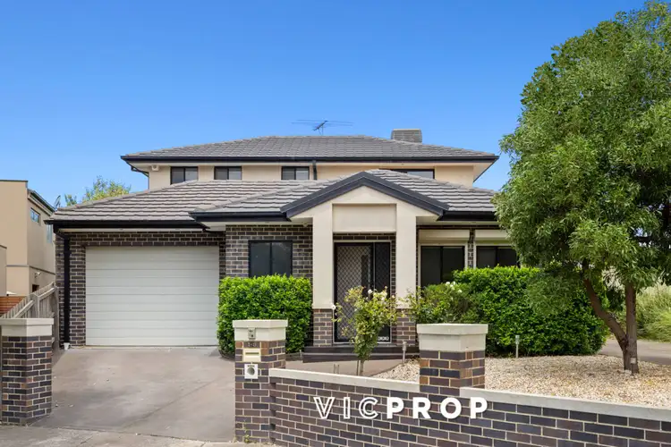 Main view of Homely townhouse listing, 1/8 Gretna Court, Greenvale VIC 3059