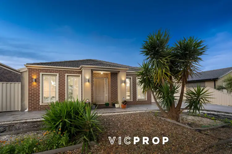 Second view of Homely house listing, 3 Carisbrook Court, Taylors Hill VIC 3037