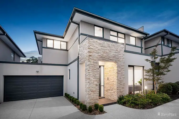 2/3 Elizabeth Street, Doncaster East VIC 3109