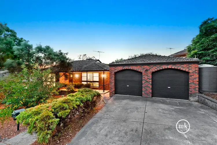 7 Carbora Dale, Greensborough VIC 3088