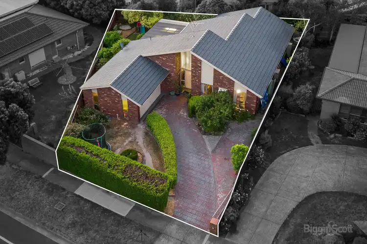 63 Avebury Drive, Berwick VIC 3806